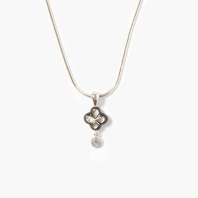 Diamond Drop Clover Necklace Black MOP